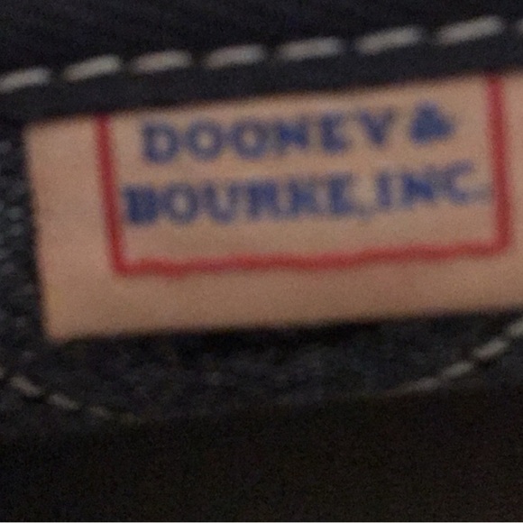 Dooney and bourke black bag - Picture 6 of 6